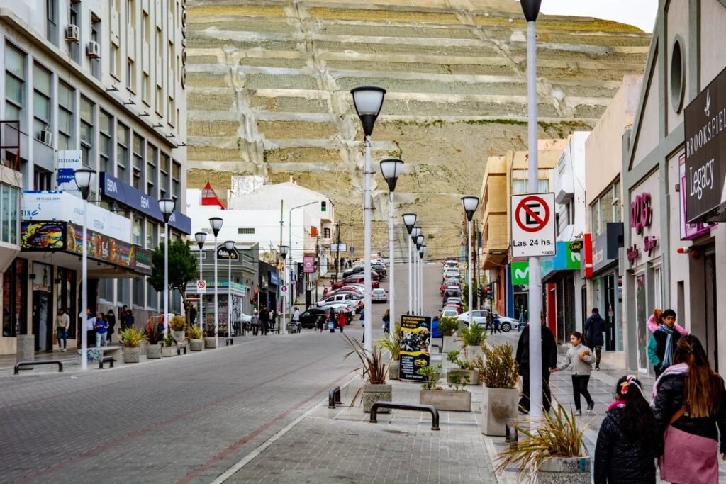 Comercios en alerta: cada vez hay más locales vacíos y el consumo no repunta en Comodoro