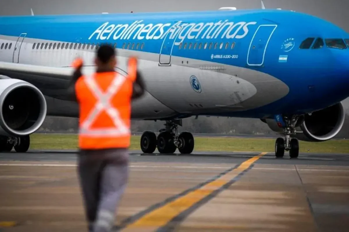 Aerolíneas Argentinas aplicará un recargo por combustible en los pasajes