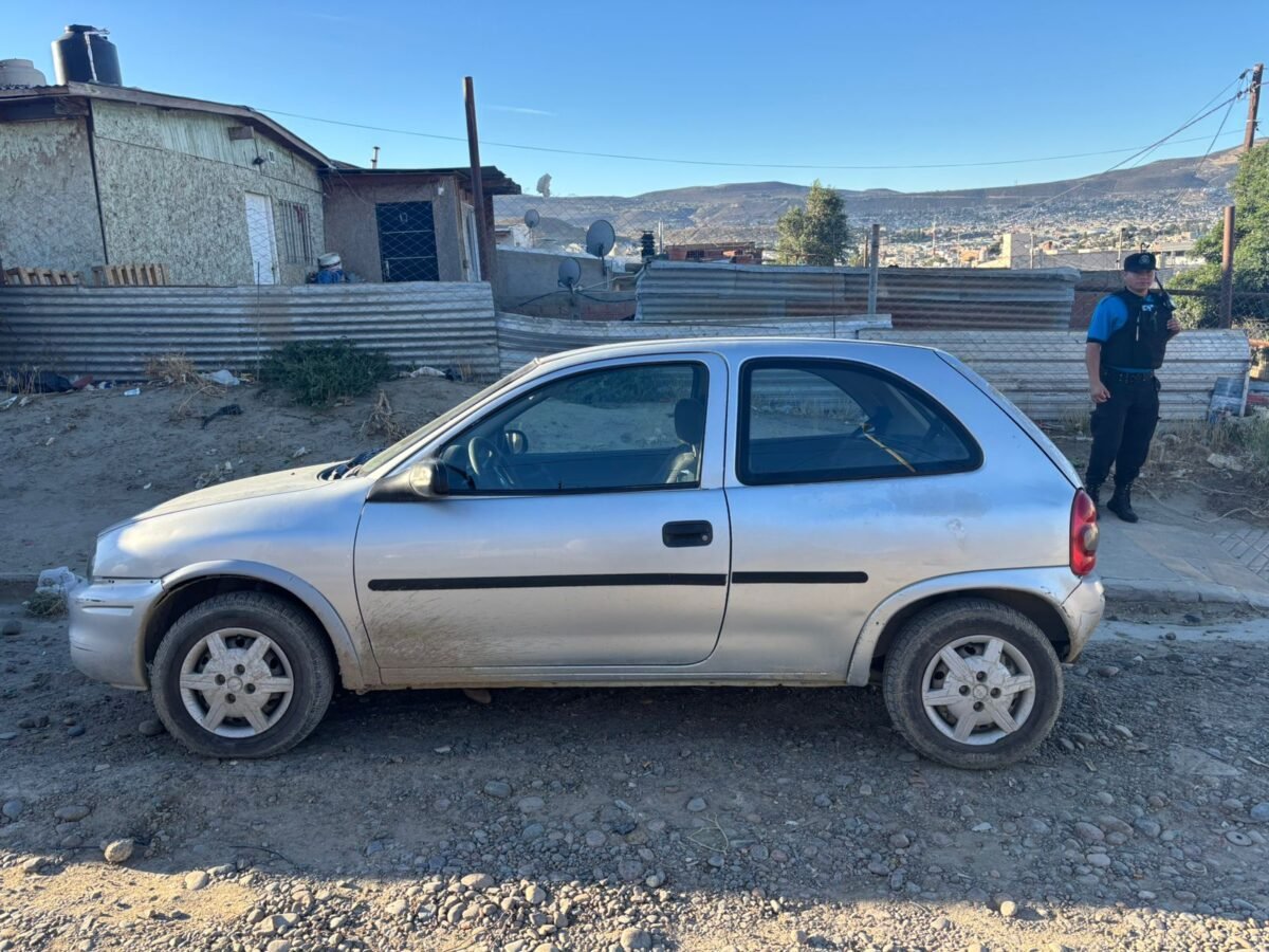 Cayó un Corsa robado: lo habían «comprado» sin papeles y terminó secuestrado